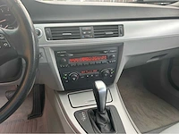 Bmw 3-serie 325i e90 personenauto - afbeelding 9 van  33