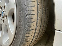 Bmw 3-serie 325i e90 personenauto - afbeelding 24 van  33