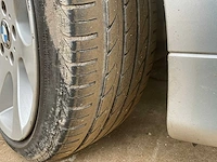 Bmw 3-serie 325i e90 personenauto - afbeelding 25 van  33