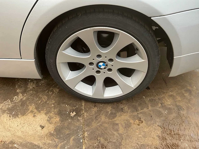 Bmw 3-serie 325i e90 personenauto - afbeelding 27 van  33