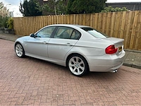 Bmw 3-serie 325i e90 personenauto - afbeelding 23 van  33