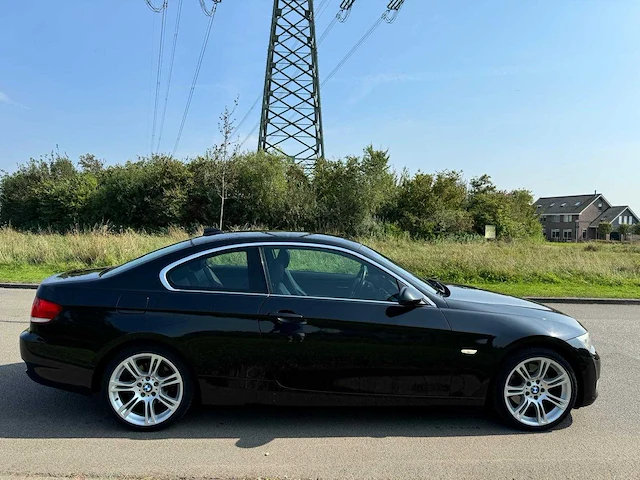 Bmw 3-serie coupé 325xi sport high executive 4x4 leder navi clima org.nl-auto 98-tv-gd - afbeelding 23 van  25