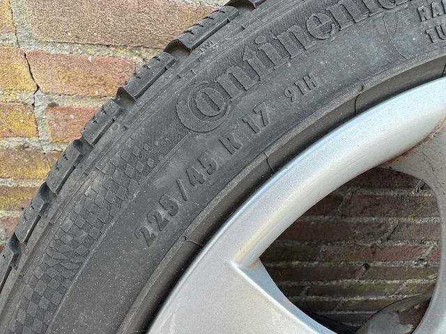 Bmw 3-serie e46 setje banden + velgen winterset 225/45/r17 - afbeelding 3 van  3