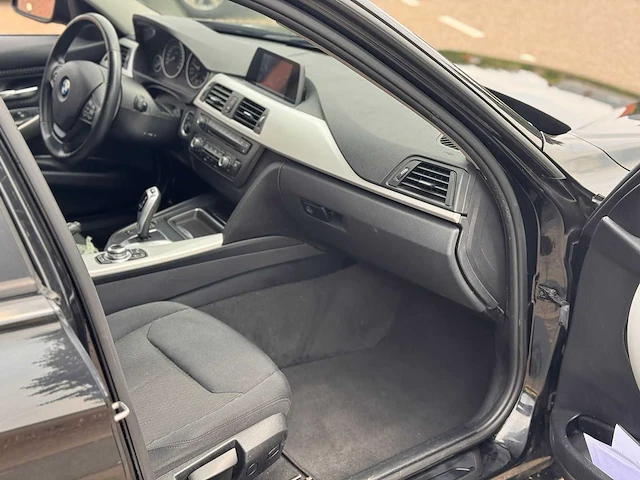 Bmw 3-serie touring 318d high executive , hb-876-p - afbeelding 17 van  18