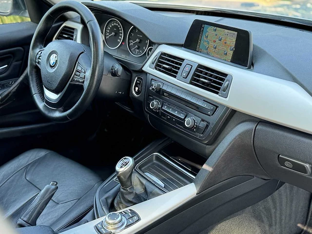 Bmw 3-serie touring 318d high executive xx-776-p - afbeelding 5 van  19