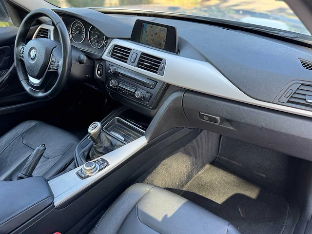 Bmw 3-serie touring 318d high executive xx-776-p - afbeelding 6 van  19