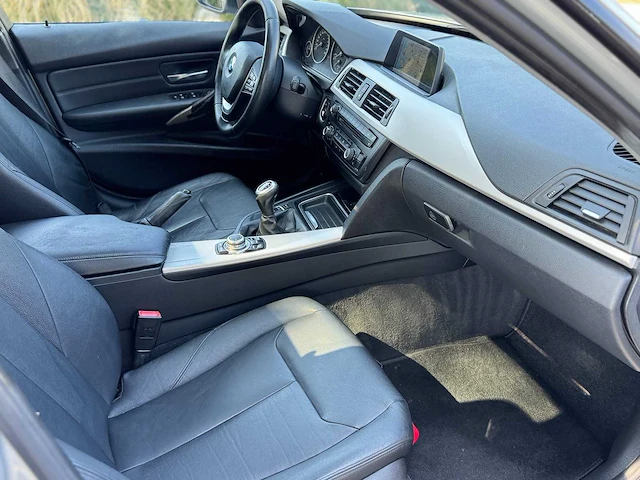 Bmw 3-serie touring 318d high executive xx-776-p - afbeelding 7 van  19