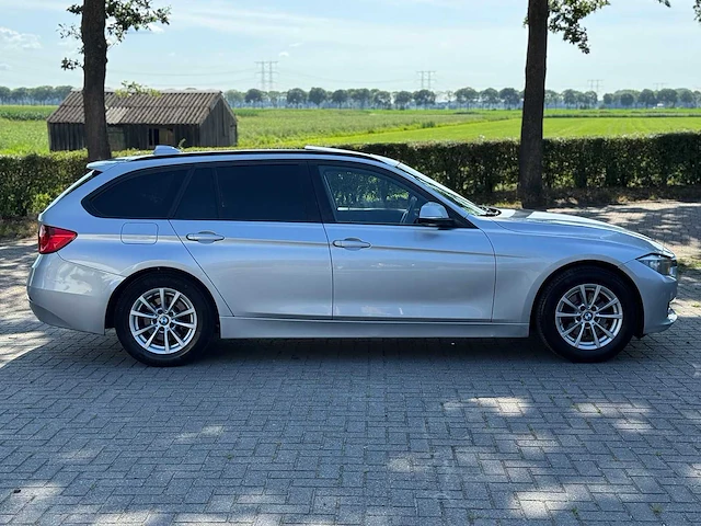 Bmw 3-serie touring 318d high executive xx-776-p - afbeelding 16 van  19