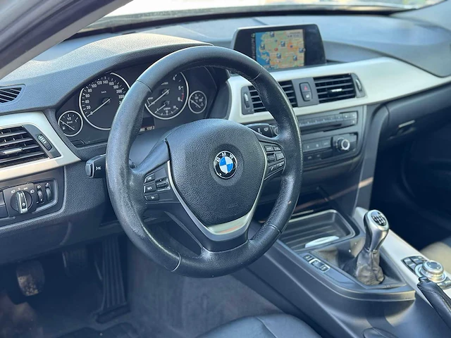Bmw 3-serie touring 318d high executive xx-776-p - afbeelding 19 van  19