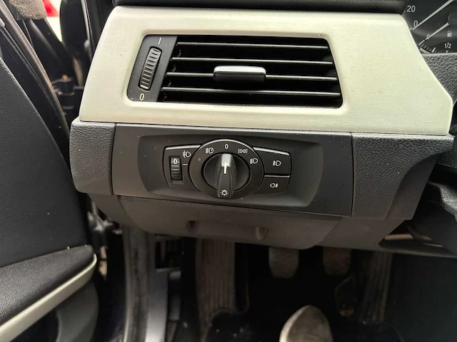 Bmw 3-serie touring 318i business line , 08-grd-1 - afbeelding 3 van  16