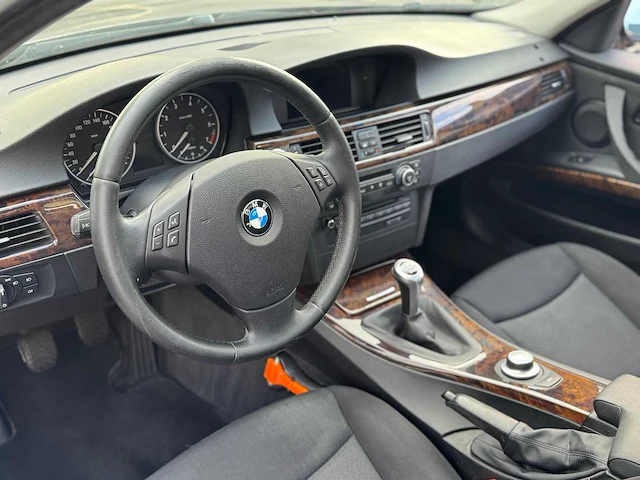 Bmw 3-serie touring 318i business line 59-xg-rj - afbeelding 2 van  17