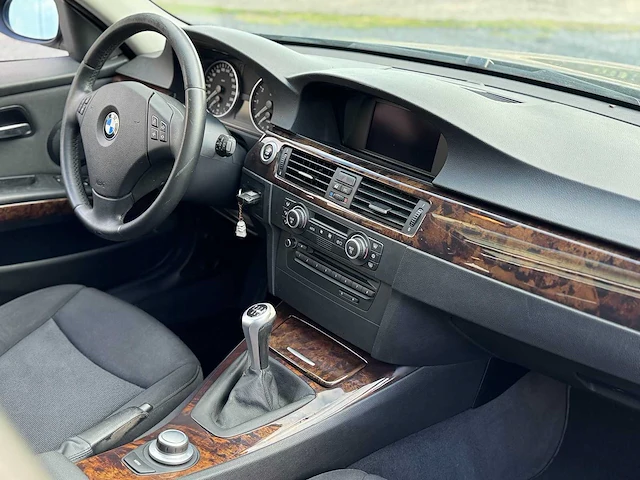 Bmw 3-serie touring 318i business line 59-xg-rj - afbeelding 5 van  17