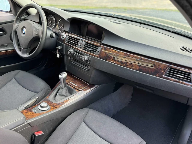 Bmw 3-serie touring 318i business line 59-xg-rj - afbeelding 6 van  17