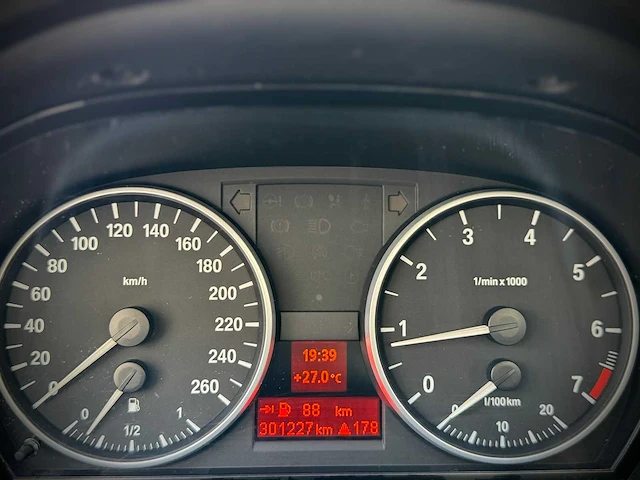 Bmw 3-serie touring 318i business line 59-xg-rj - afbeelding 9 van  17