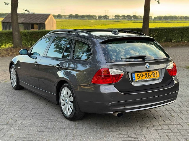 Bmw 3-serie touring 318i business line 59-xg-rj - afbeelding 11 van  17