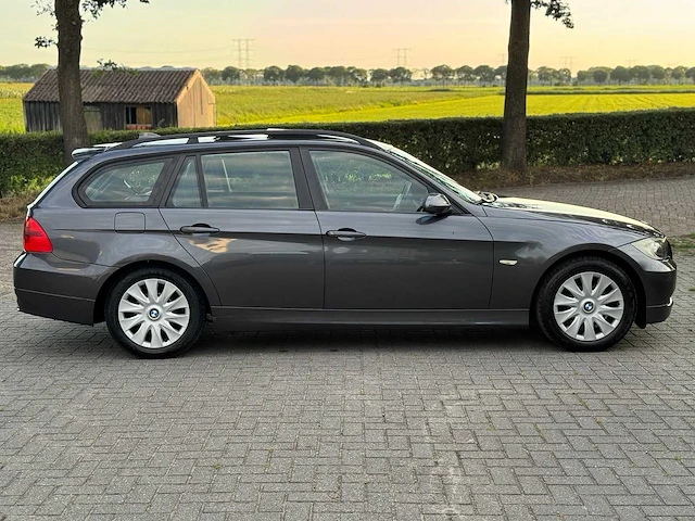 Bmw 3-serie touring 318i business line 59-xg-rj - afbeelding 14 van  17