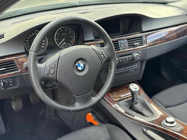Bmw 3-serie touring 318i business line 59-xg-rj - afbeelding 17 van  17