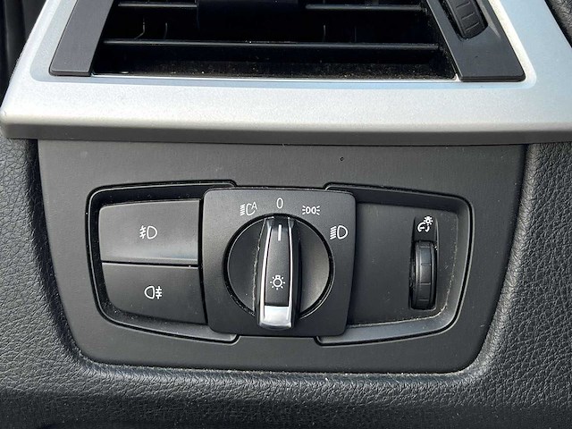 Bmw 3-serie touring 320d | 4-kgz-86 - afbeelding 2 van  29