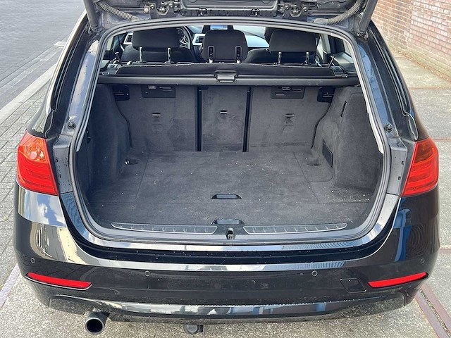 Bmw 3-serie touring 320d | 4-kgz-86 - afbeelding 16 van  29
