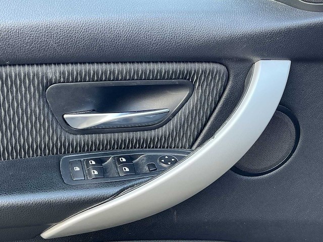 Bmw 3-serie touring 320d | 4-kgz-86 - afbeelding 28 van  29