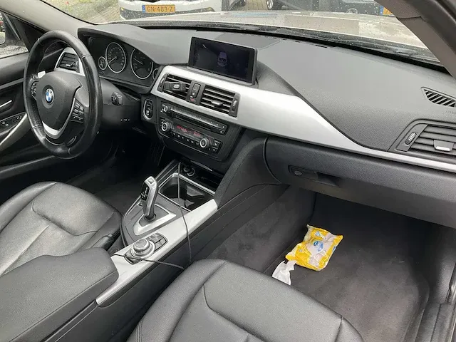 Bmw 3-serie touring 320d automaat 2012, p-005-jr - afbeelding 3 van  28