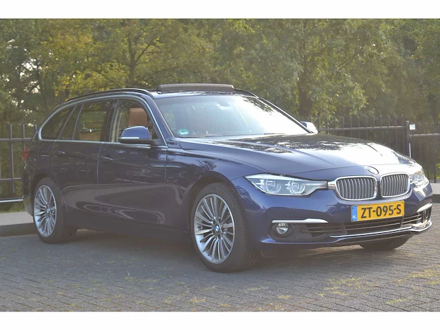 Bmw 3-serie touring 320i executive - personenauto - afbeelding 12 van  53