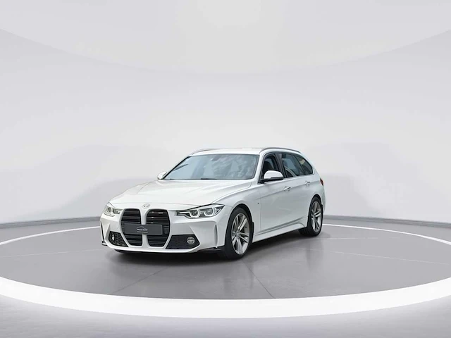 Bmw 3-serie touring 320i high executive m sport 2017 | np-050-r - afbeelding 1 van  45