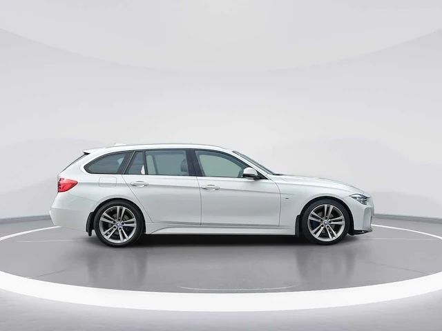 Bmw 3-serie touring 320i high executive m sport 2017 | np-050-r - afbeelding 34 van  45