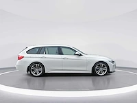 Bmw 3-serie touring 320i high executive m sport 2017 | np-050-r - afbeelding 34 van  45