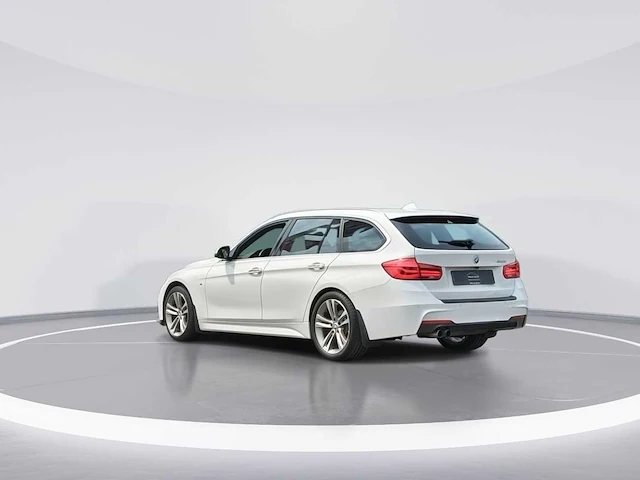 Bmw 3-serie touring 320i high executive m sport 2017 | np-050-r - afbeelding 43 van  45