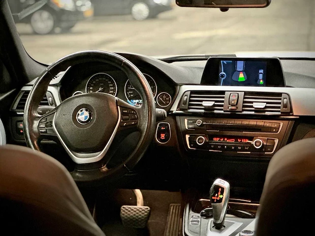 Bmw 3 serie touring 320i upgrade edition , ; 1-sbf-43 - afbeelding 2 van  15