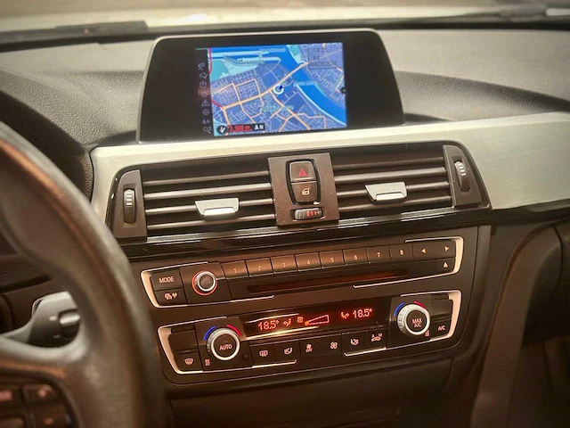 Bmw 3 serie touring 320i upgrade edition , ; 1-sbf-43 - afbeelding 4 van  15