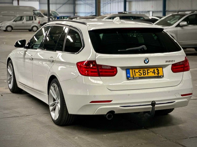 Bmw 3 serie touring 320i upgrade edition , ; 1-sbf-43 - afbeelding 10 van  15