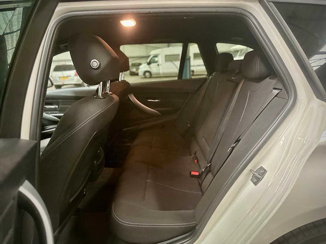 Bmw 3 serie touring 320i upgrade edition , ; 1-sbf-43 - afbeelding 13 van  15