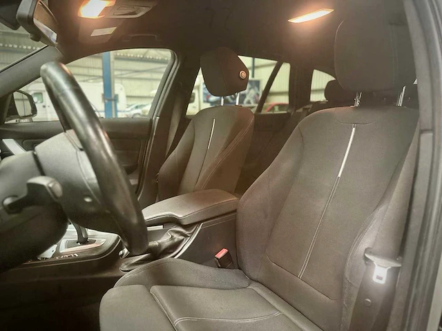 Bmw 3 serie touring 320i upgrade edition , ; 1-sbf-43 - afbeelding 14 van  15