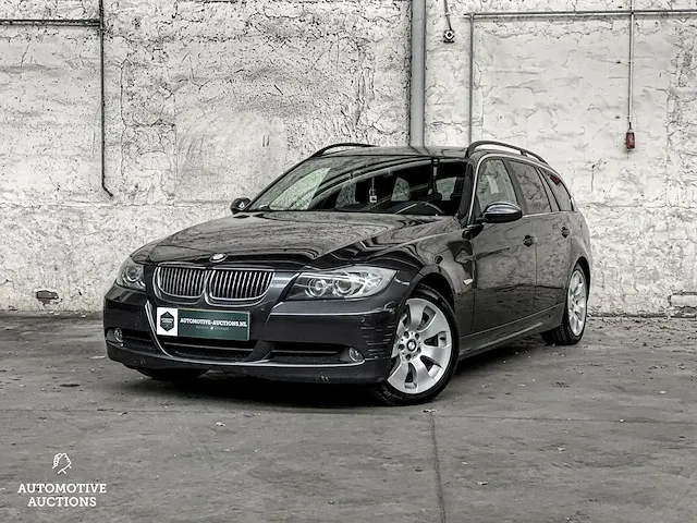Bmw 3-serie touring 325xi 218pk 2008, xp-343-s - afbeelding 1 van  52