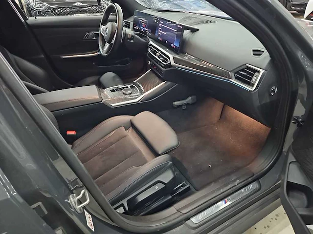 Bmw 3-serie touring 330e xdrive 2023 | s-105-ll - afbeelding 11 van  31
