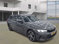 Bmw 3-serie touring 330e xdrive 2023 | s-105-ll - afbeelding 12 van  31