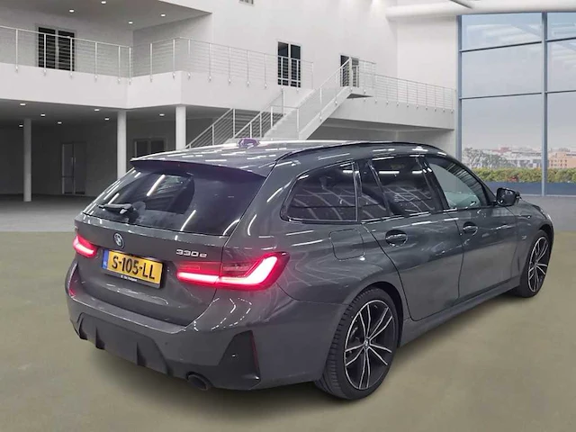 Bmw 3-serie touring 330e xdrive 2023 | s-105-ll - afbeelding 23 van  31