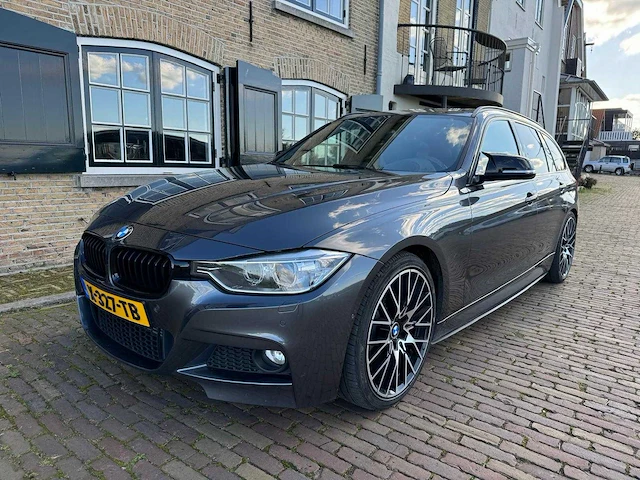 Bmw 3-serie touring m328i xdrive m-competition 19'' high exe full options x-327-tb - afbeelding 1 van  53