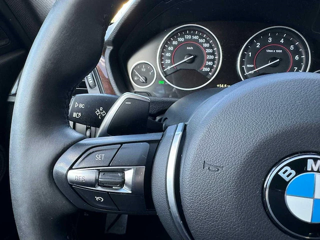 Bmw 3-serie touring m328i xdrive m-competition 19'' high exe full options x-327-tb - afbeelding 19 van  53
