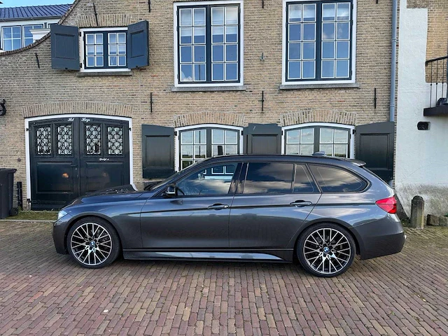 Bmw 3-serie touring m328i xdrive m-competition 19'' high exe full options x-327-tb - afbeelding 23 van  53
