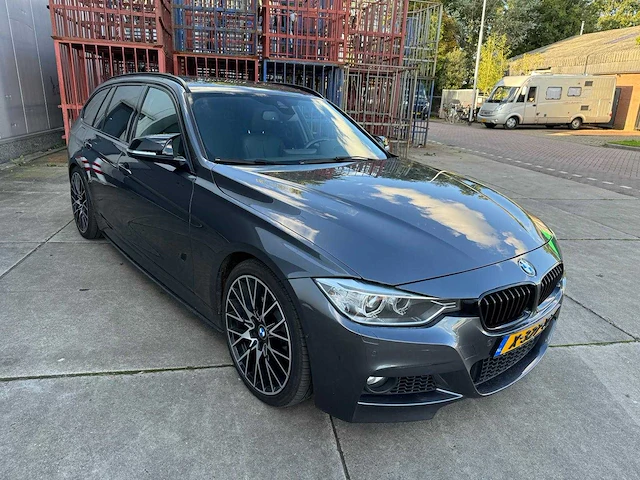 Bmw 3-serie touring m328i xdrive m-competition 19'' high exe full options x-327-tb - afbeelding 34 van  53