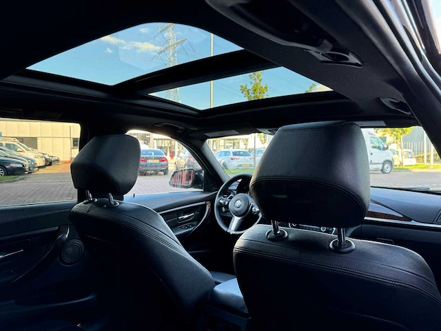 Bmw 3-serie touring m328i xdrive m-competition 19'' high exe full options x-327-tb - afbeelding 50 van  53