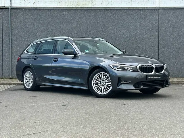 Bmw 3 series touring 318d executive edition | j-002-dp - afbeelding 18 van  53