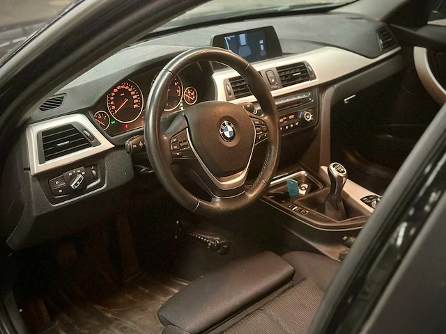 Bmw 316i touring xexecutive; 2-tjt-55 - afbeelding 13 van  16