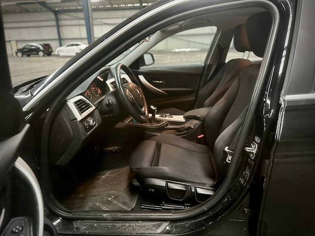 Bmw 316i touring xexecutive; 2-tjt-55 - afbeelding 12 van  16