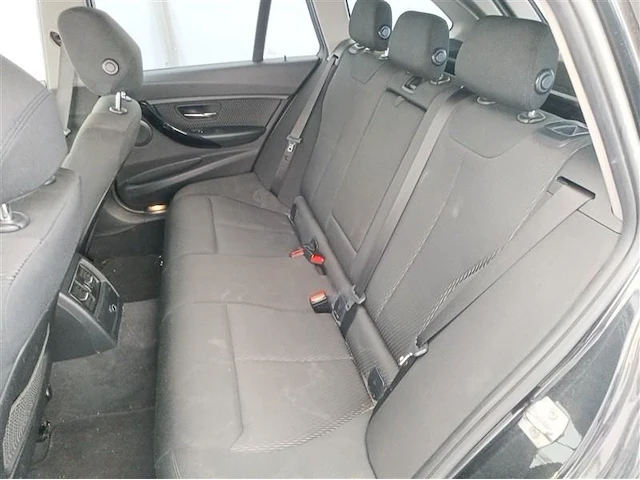 Bmw 318 ia,2017 - afbeelding 8 van  35