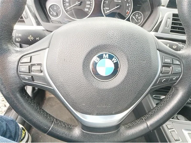 Bmw 318 ia,2017 - afbeelding 10 van  35