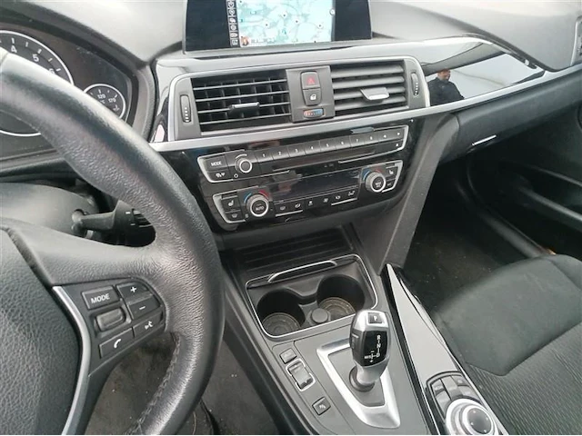 Bmw 318 ia,2017 - afbeelding 11 van  35